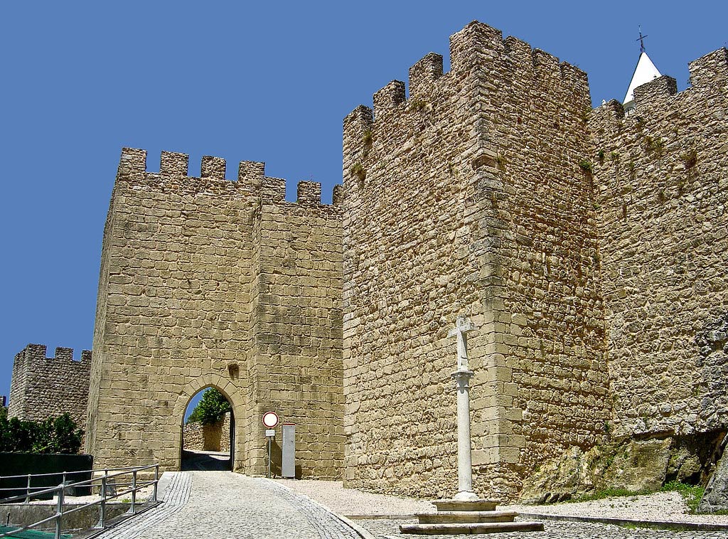 Castelo Penela Porta Da Vila E Cruzeiro